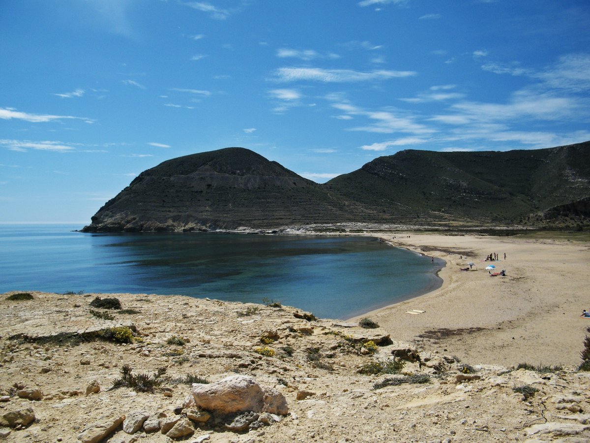 El Playazo de Rodalquilar y el castillo de San Ramón