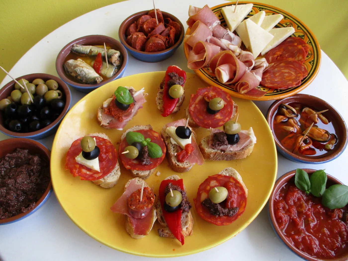 Tapas variadas almerienses